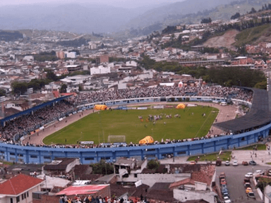 Estadio Federativo Reina del Cisne